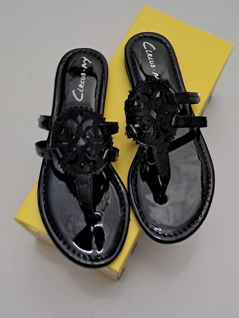 Circus NY Women's Size 7 Black Patent Decorative Thong Sandals